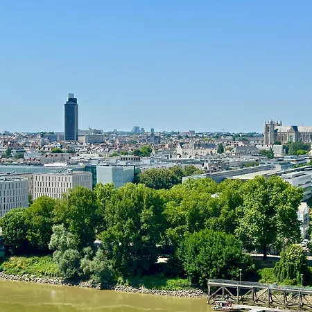 Standing Vue Panoramique Sur Apartment