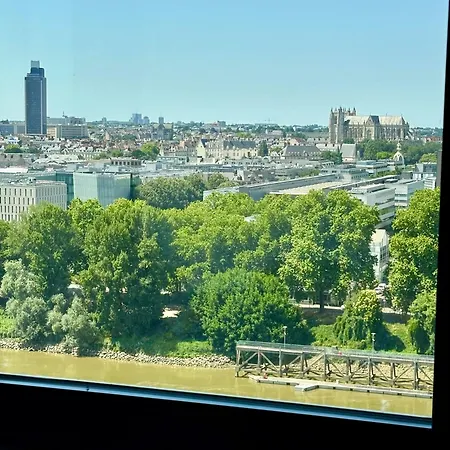 Standing Vue Panoramique Sur Apartment